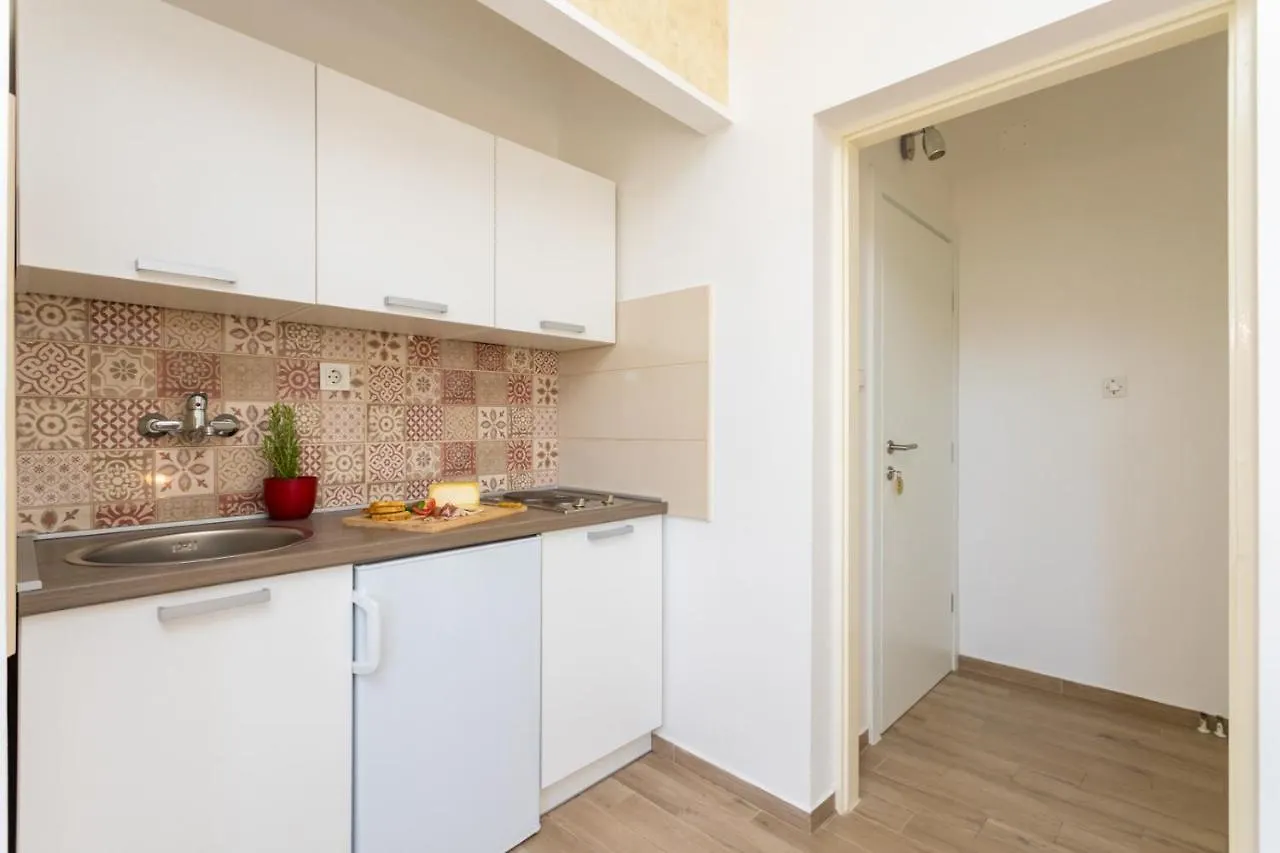 Gostinjska kuća Apartments And Rooms Kod Keti