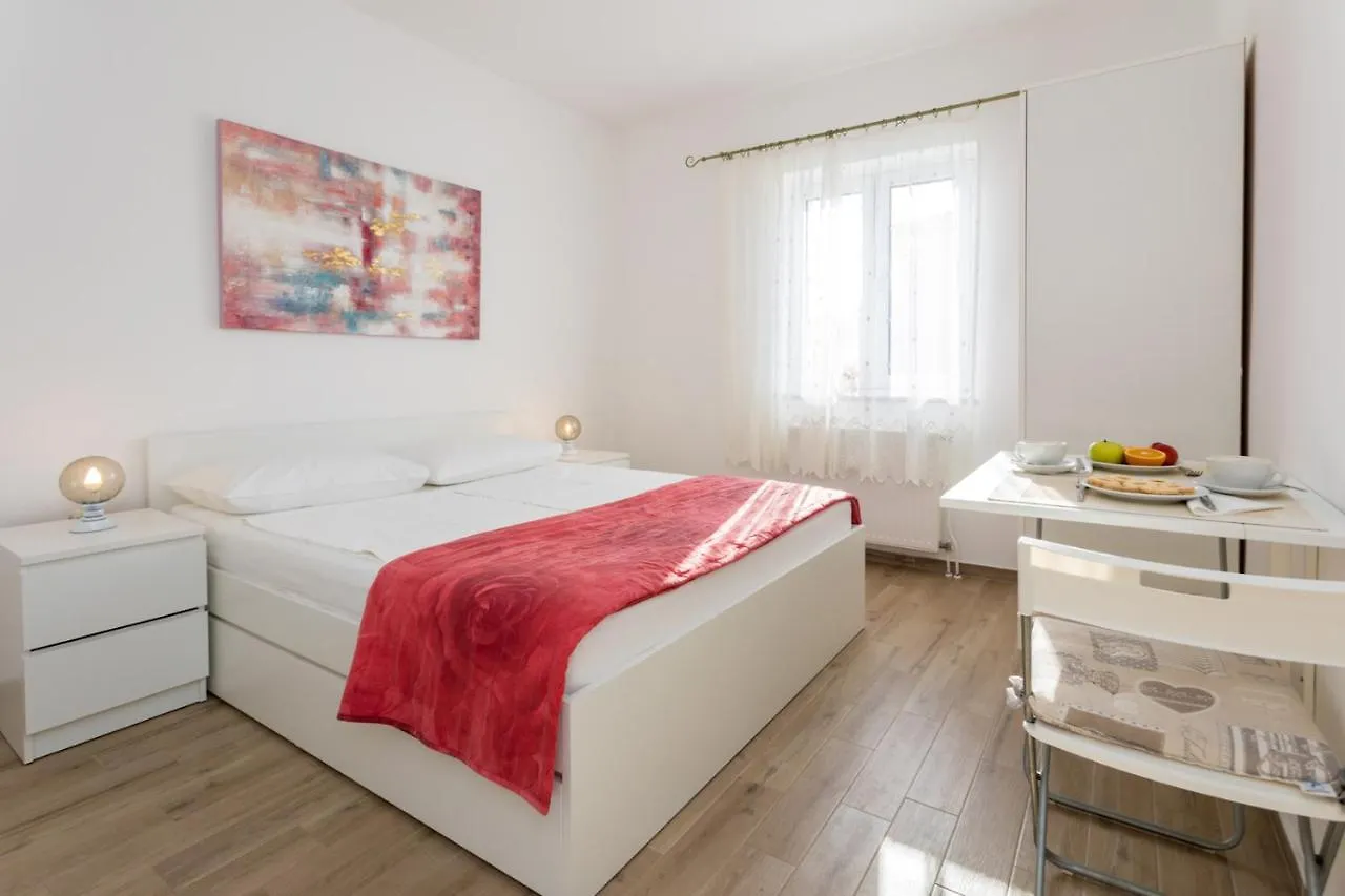 Apartments And Rooms Kod Keti Malinska