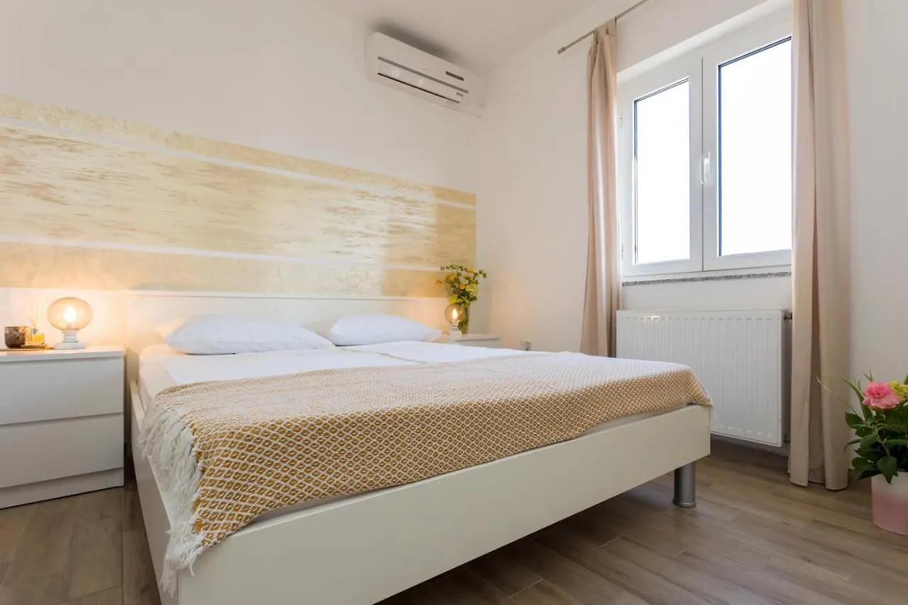 Apartments And Rooms Kod Keti Malinska 0*,