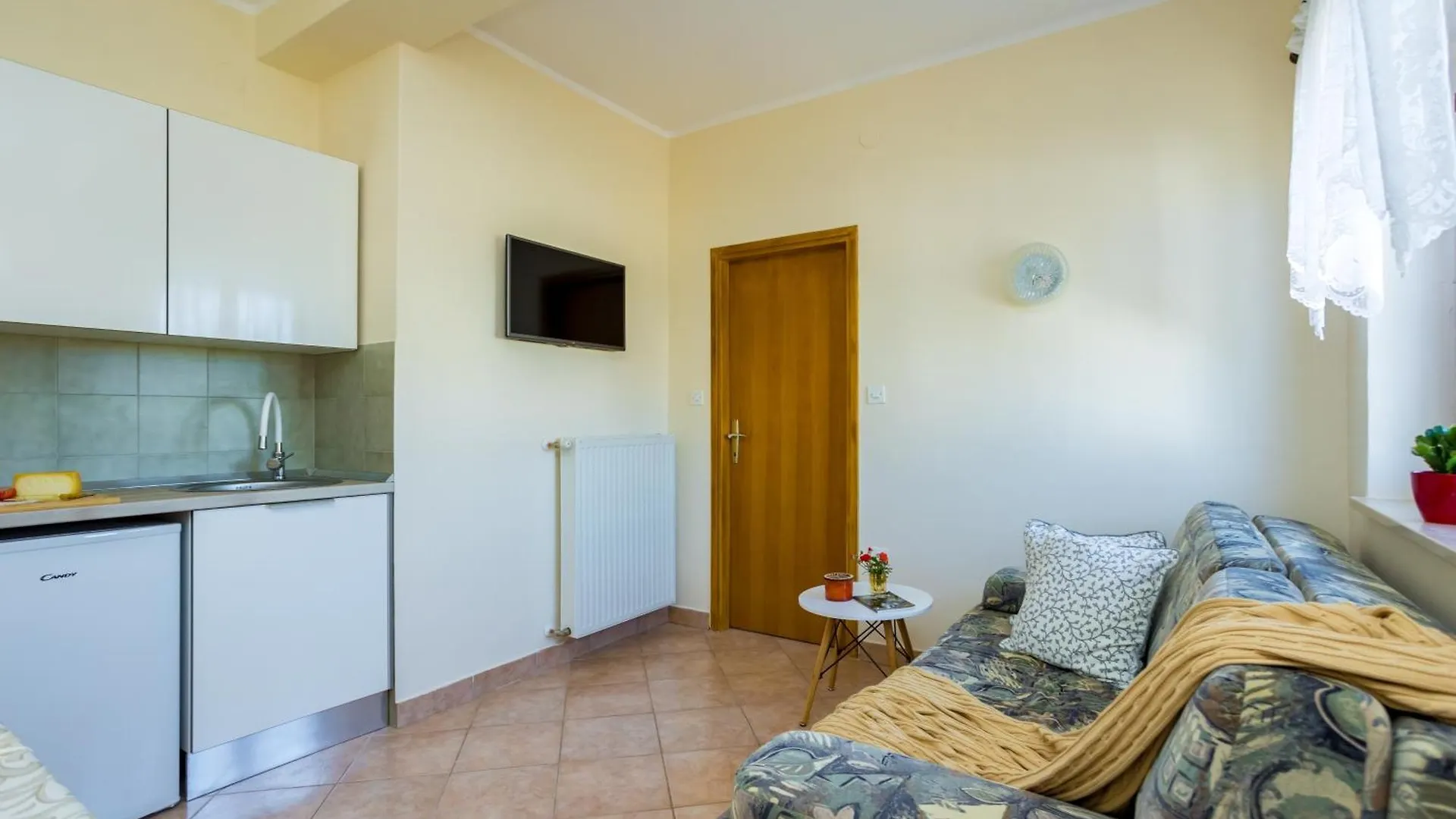 Apartments And Rooms Kod Keti 0*, Malinska Croatia