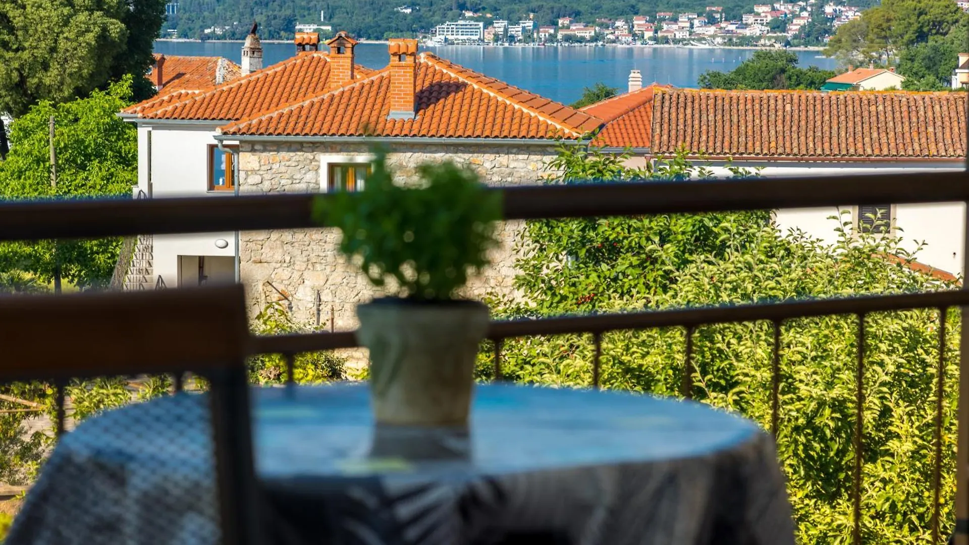 Apartments And Rooms Kod Keti Malinska Guest house