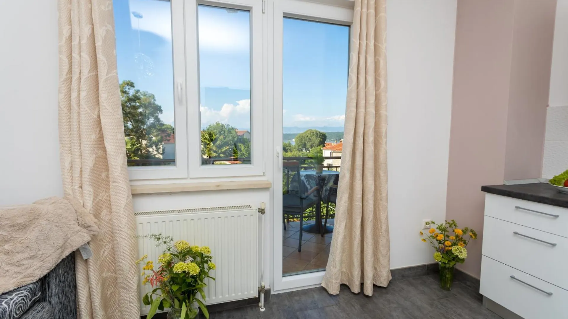 Apartments And Rooms Kod Keti Malinska Guest house
