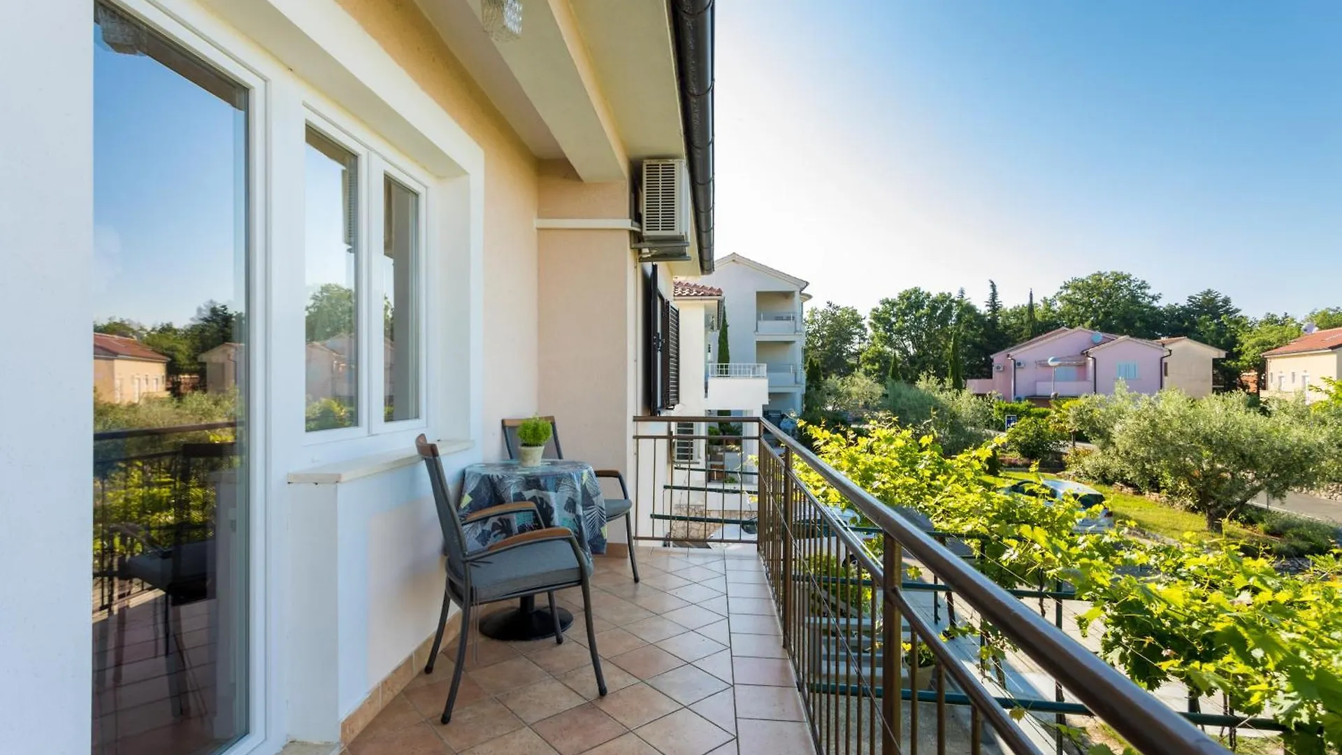 Πανσιόν Apartments And Rooms Kod Keti Malinska Κροατία