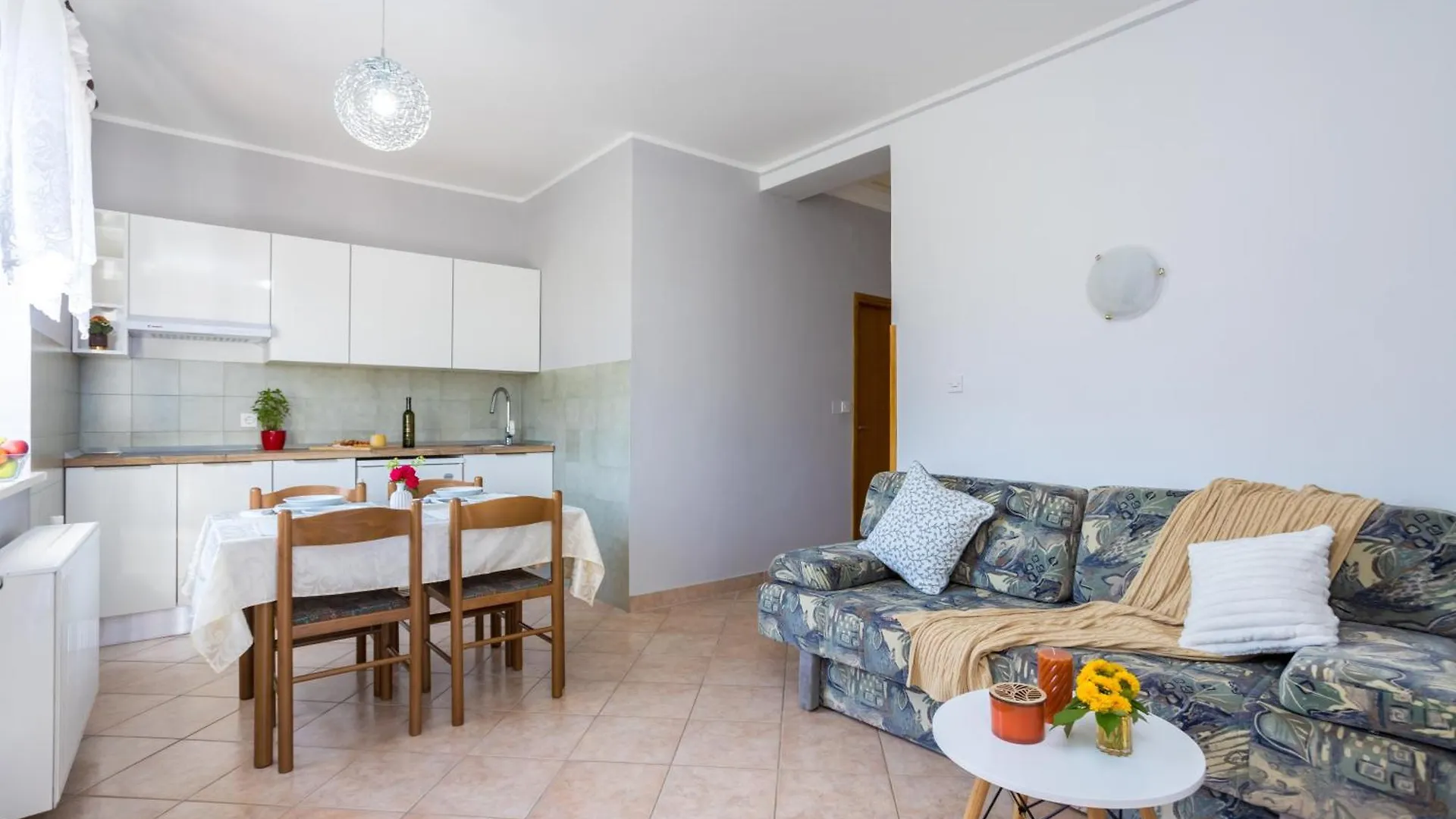 Apartments And Rooms Kod Keti Malinska Πανσιόν