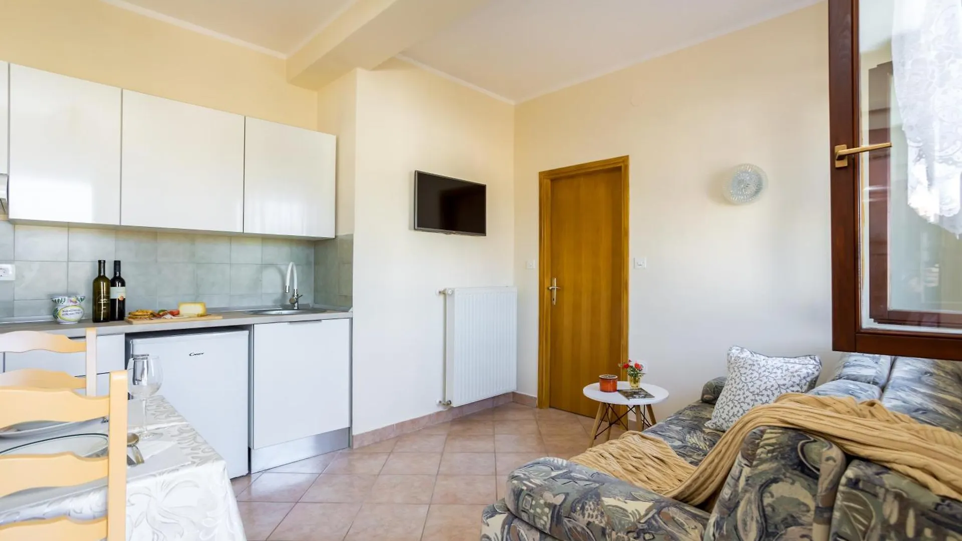 Gostinjska kuća Apartments And Rooms Kod Keti